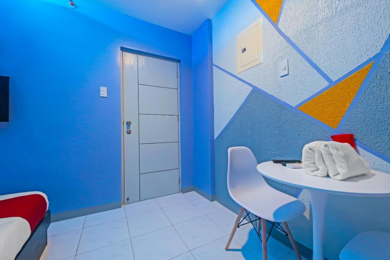 Oyo 896 Silverio Suites マニラ市 エクステリア 写真